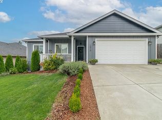 1510 Red Hills Pl, Cottage Grove, OR 97424