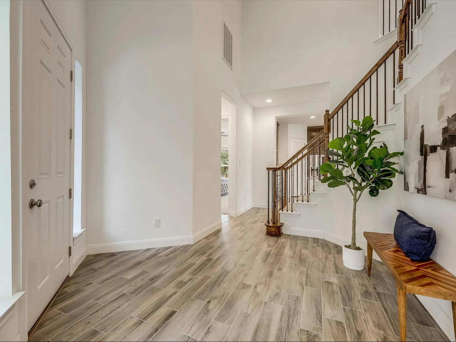 4 bed, 4.0 bath, 3429 sqft, $3,395 — Photo 4