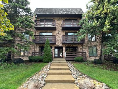 1815 Oakton St APT 2A, Park Ridge, IL, 60068
