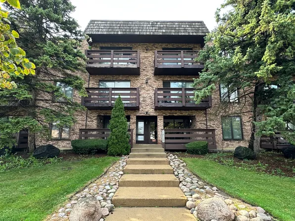 1815 Oakton St APT 2A, Park Ridge, IL 60068