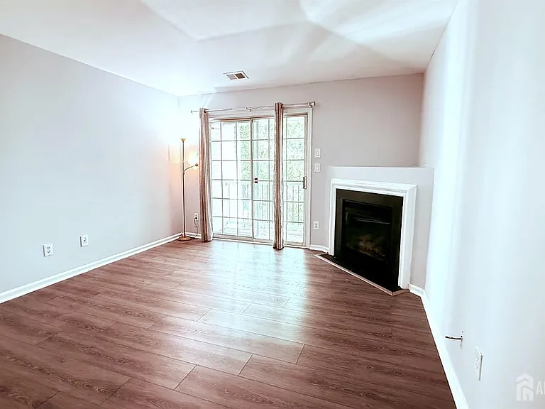 434 Waterford Dr — Photo 17