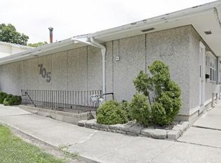 705 N McLean St, Bloomington, IL 61701