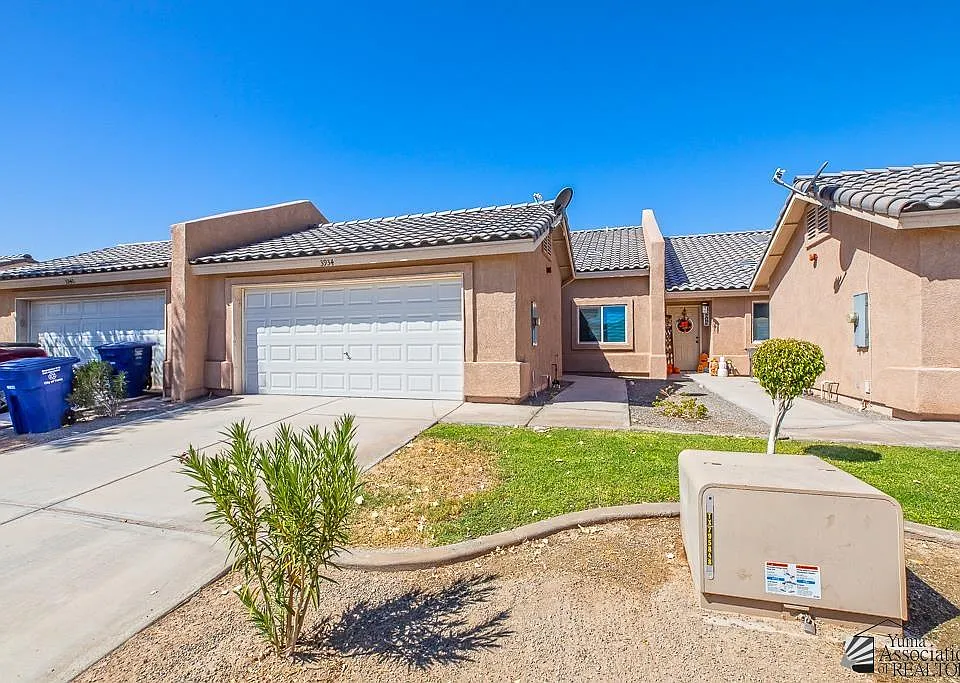 3934 S Brianna Dr