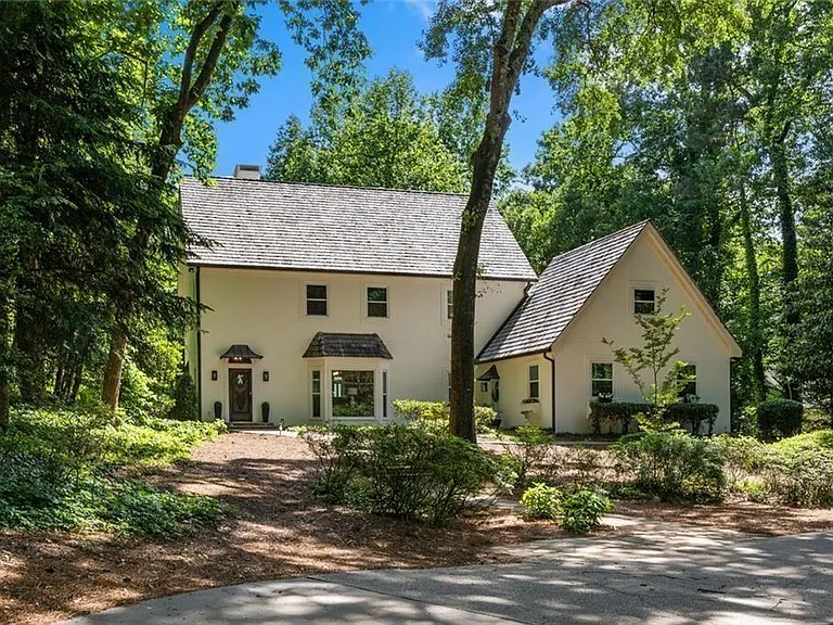 1260 Heards Ferry Rd — Photo 1
