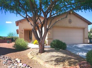 873 N Delacroix Dr, Green Valley, AZ 85614