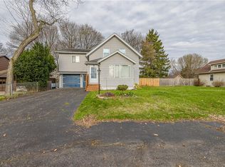 359 Bleacker Rd, Rochester, NY 14609