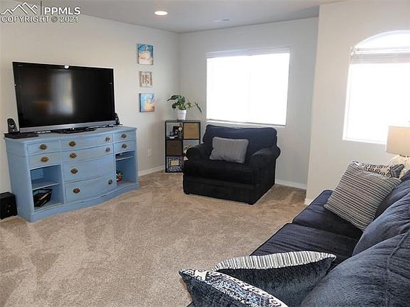 3rd image of 7648 Benecia Dr