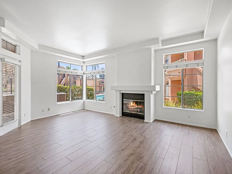 3581 Cameo Dr #34 — Photo 3