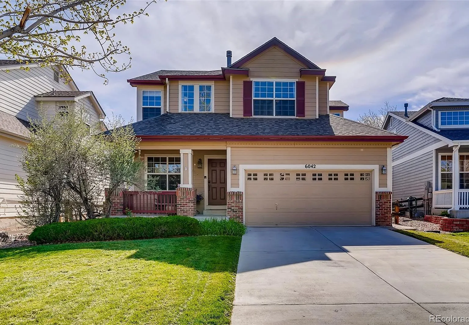 3 bed, 2.5 bath, 1974 sqft, $3,200 — Photo 1
