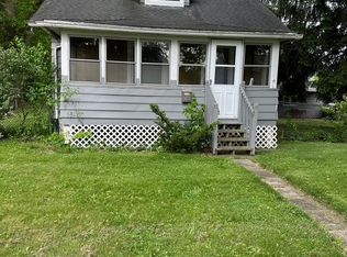 101 Meadow Ct, Barberton, OH