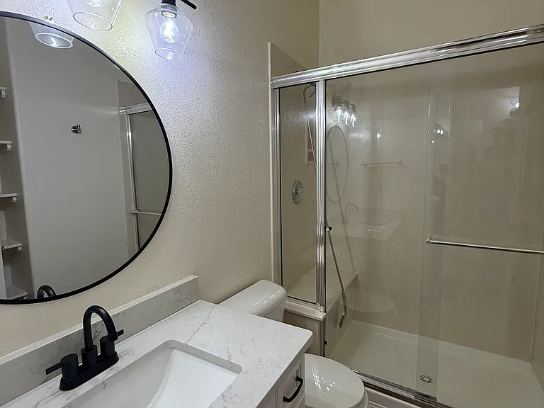 8735 Palomar Ave NE — Photo 18
