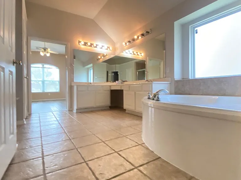 2503 Westerlake Dr — Photo 15
