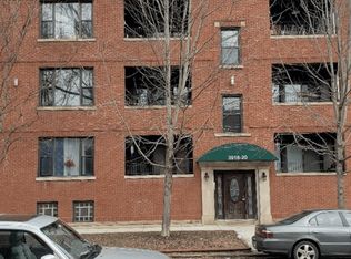 3920 W Roscoe St, Chicago, IL 60618
