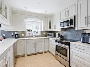 11441 Surrey Rd, Surrey, BC V3R 5T4