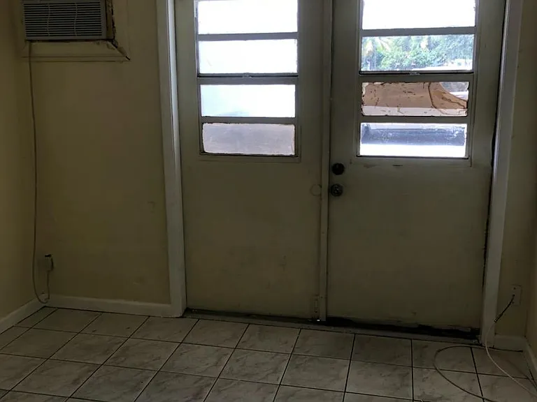 475 W Dania Beach Blvd #3 — Photo 2