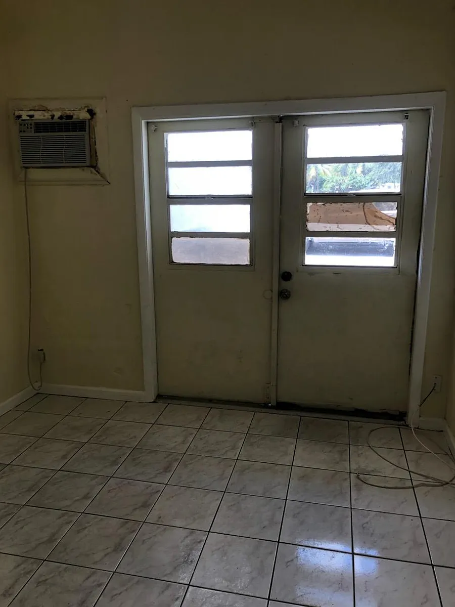 Building Photo - 475 W Dania Beach Blvd #3