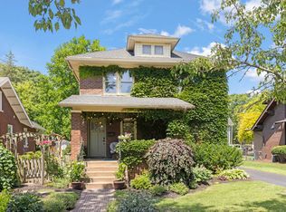 143 N Wright St, Naperville, IL 60540