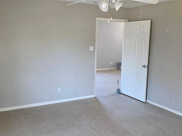 5130 Chapman St #4 — Photo 7