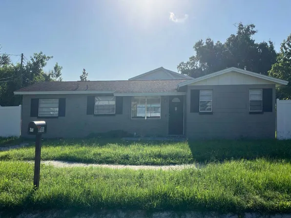 8701 94th St, Seminole, FL 33777
