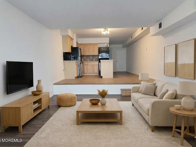 138 Bodman Pl #11 — Photo 12