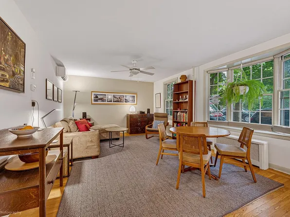3933 49th St, Long Island City, NY 11104