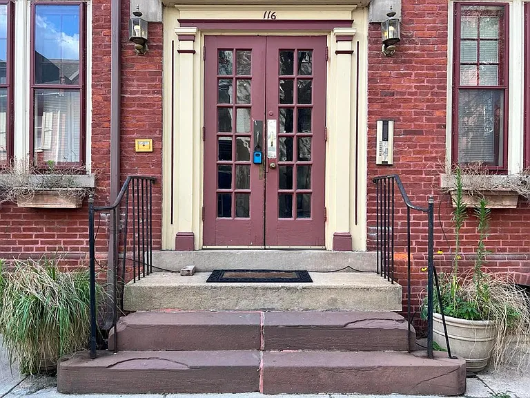 116 Locust St #5 — Photo 10