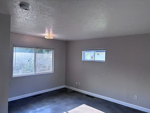 5th image of 2377 Hanna Dr