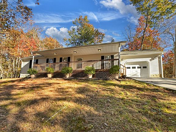 3rd image of 20 Riverwood Dr