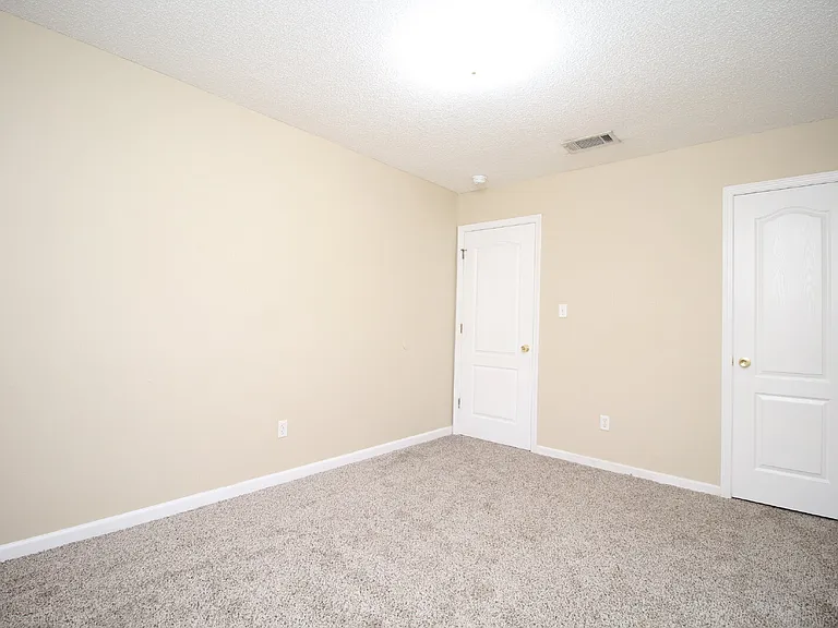 6845 Roundup Ln — Photo 10