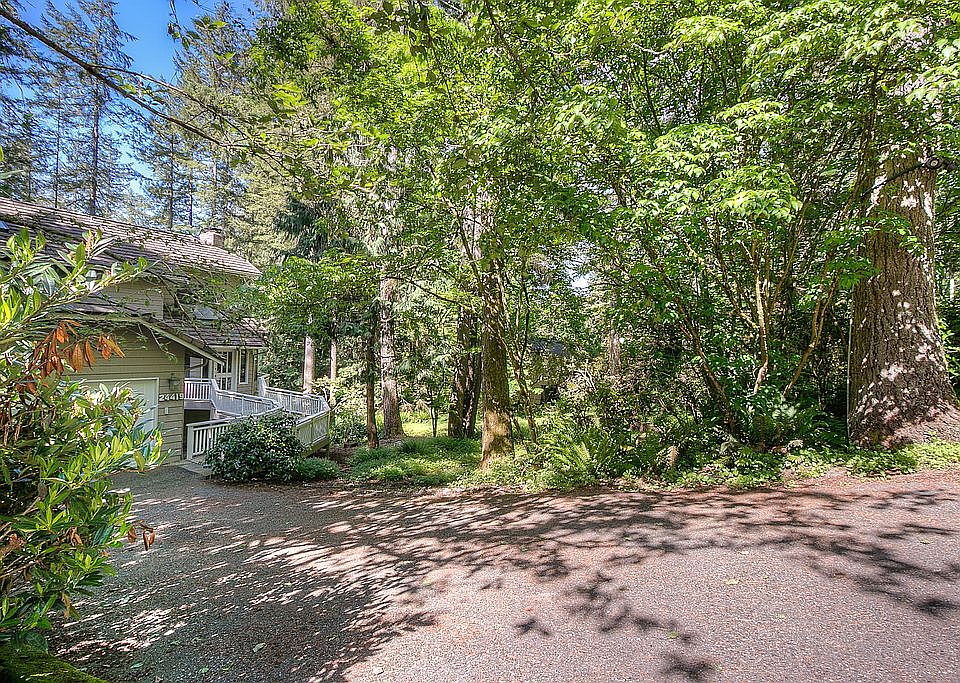 1st image of 24419 SE Mirrormont Blvd