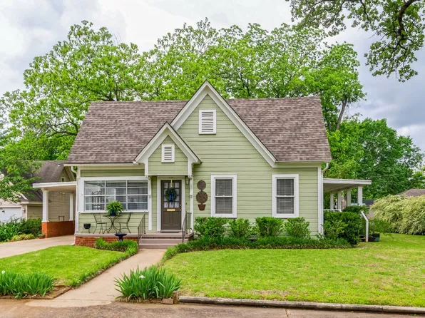 411 S Royall St, Palestine, TX 75801