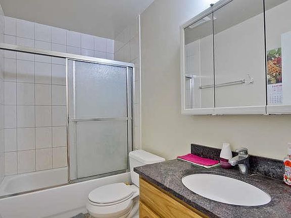 5th image of 1044 Bellhurst Ave