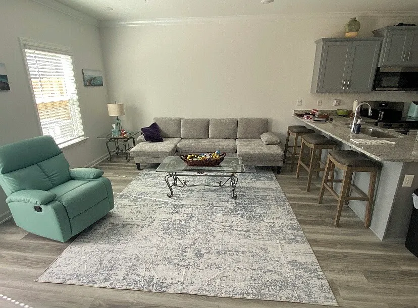 3 bed, 1437 sqft, $2,900 — Photo 2