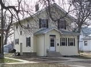 707 Cayuga St, Storm Lake, IA 50588