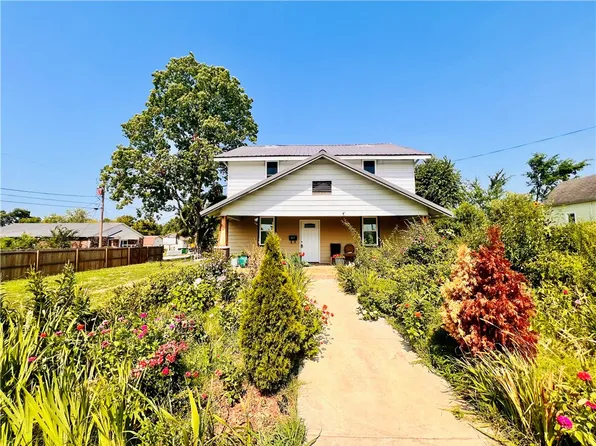 113 Hubbert St, Berryville, AR 72616