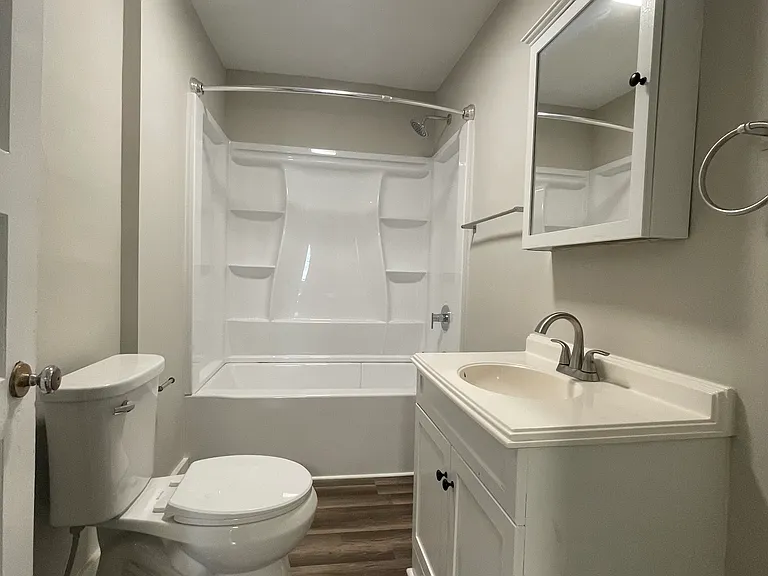 50 N Collier St #50 — Photo 14