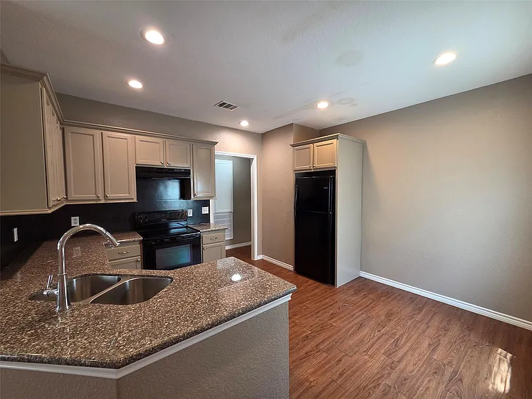 438 Spence Ln — Photo 11