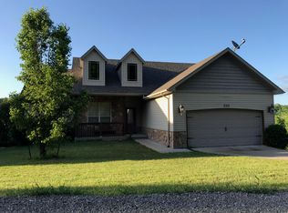 380 Stratford Rd, Hollister, MO 65672