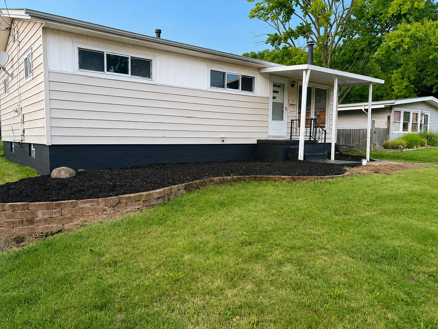 4 bed, 1144 sqft, $1,750 — Photo 1