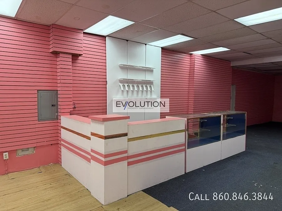 Studio, 1.0 bath, 2000 sqft, $2,100 — Photo 3