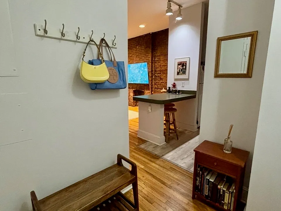 411 Bloomfield St #1