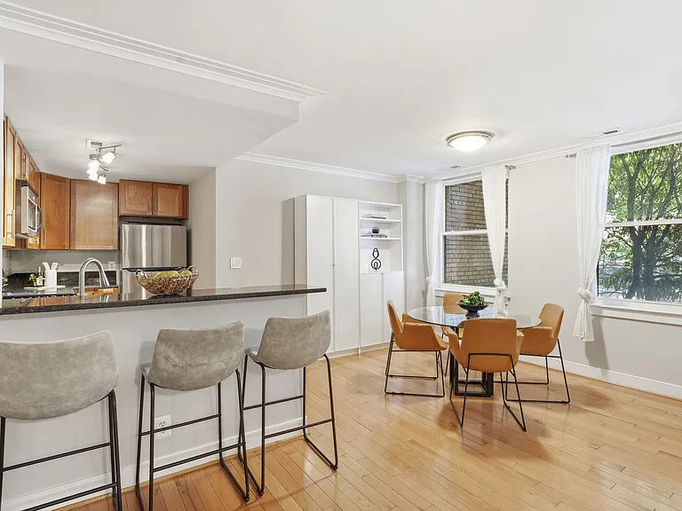 14 S St NE #201 — Photo 10