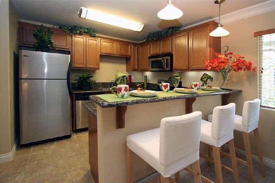 1st image of 800 N Mollison Ave N #31