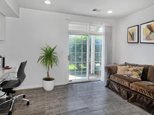 406 Newburgh Court image 17 of 31