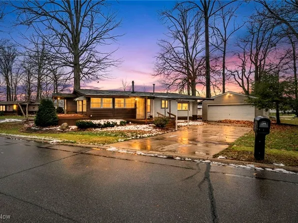 296 Ashwood Dr, Elyria, OH 44035