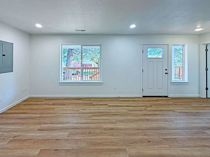 3 bed, 3.0 bath, 1768 sqft, $2,995 — Photo 4