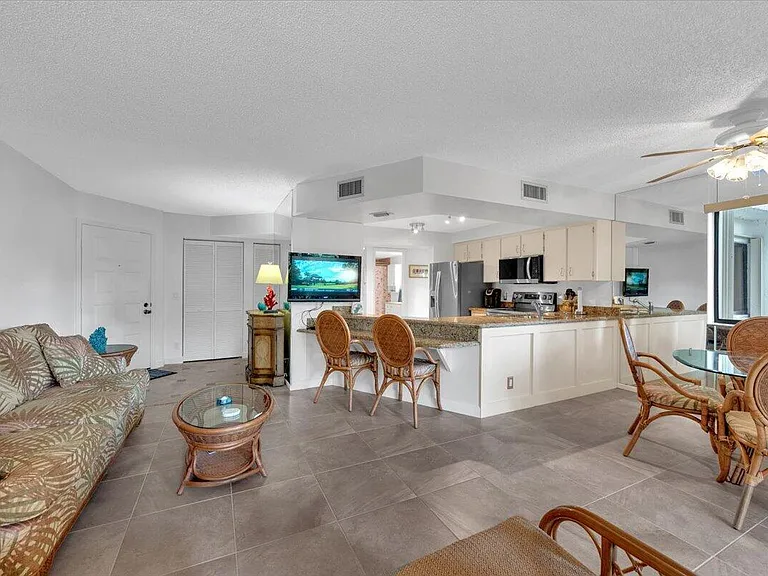 1605 S US Highway 1 #E201 — Photo 3