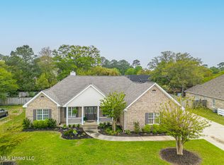 3821 Bergerac Ln, Ocean Springs, MS 39564