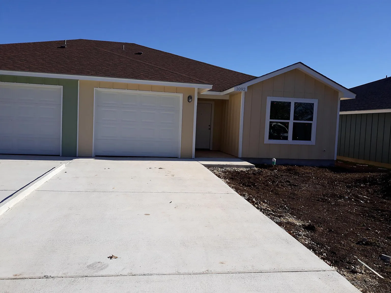 3 bed, $1,700 — Photo 1