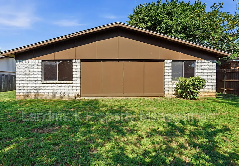 2711 Treeview Dr — Photo 27
